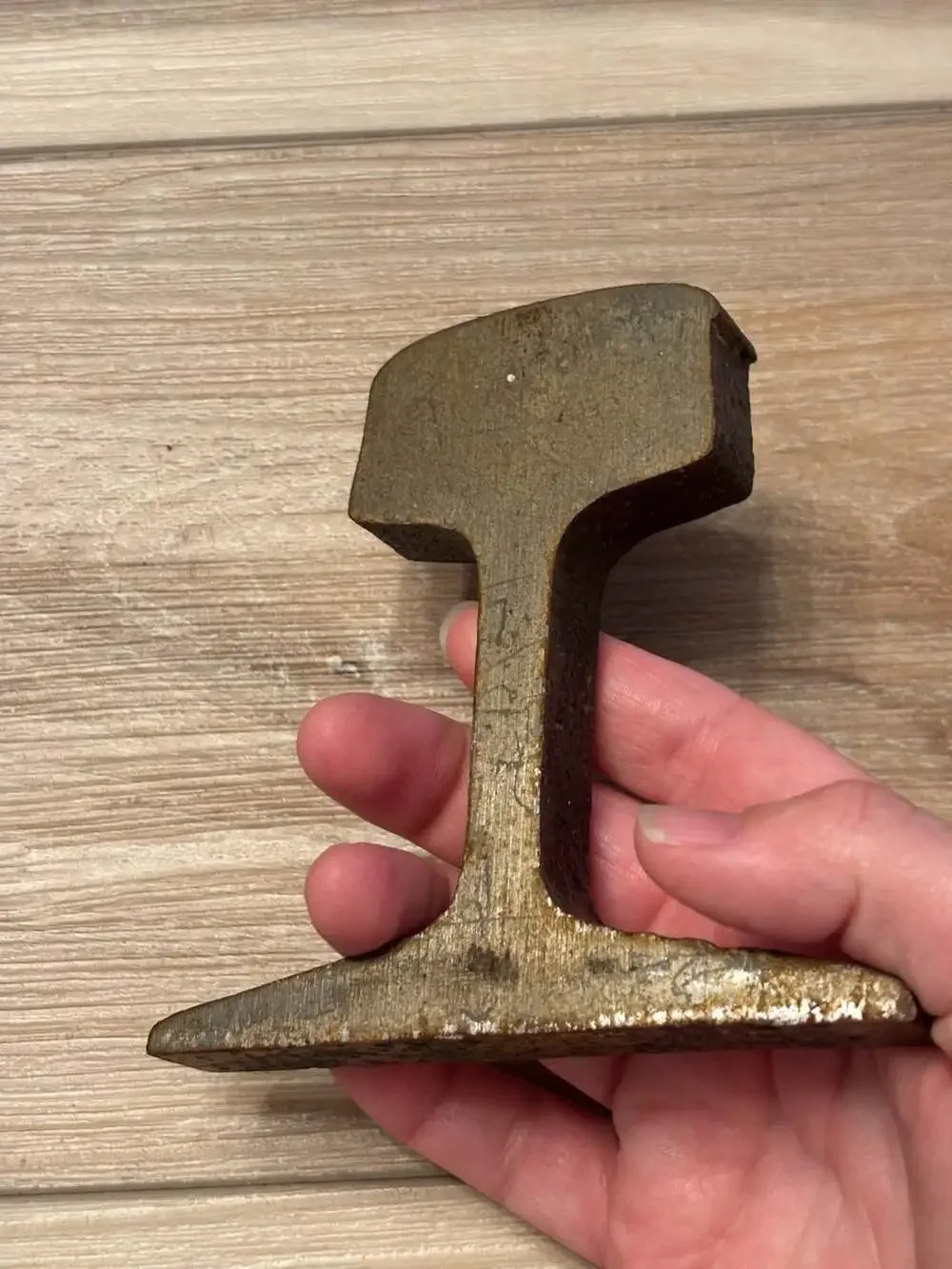 Unbranded solid cross